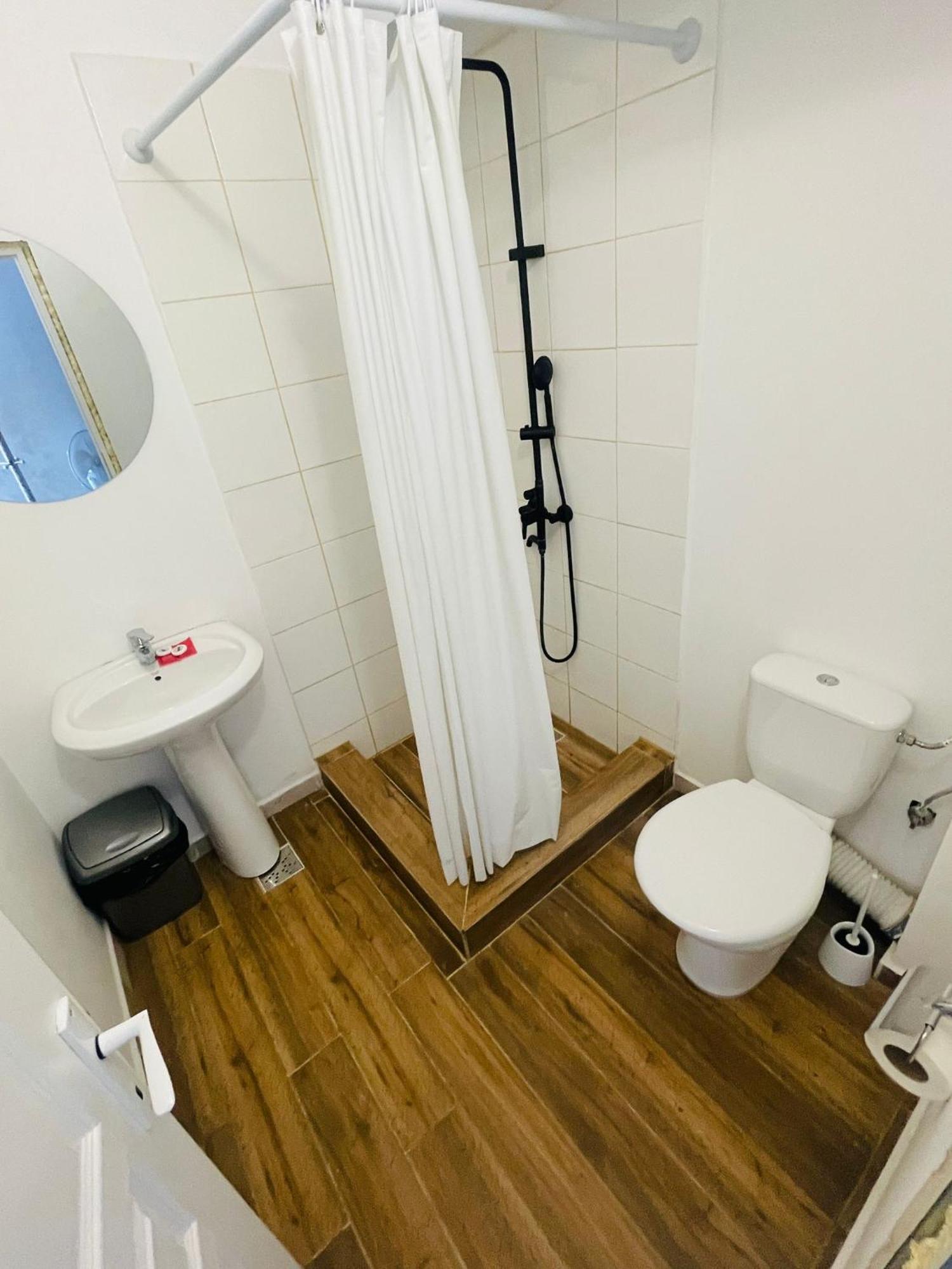 Urban Suites Яш Екстериор снимка